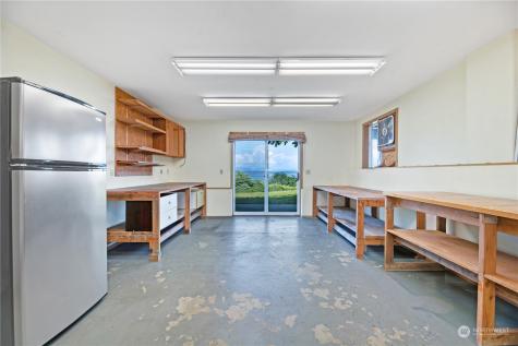 695 Hawthorne Lane Camano Island WA 98282