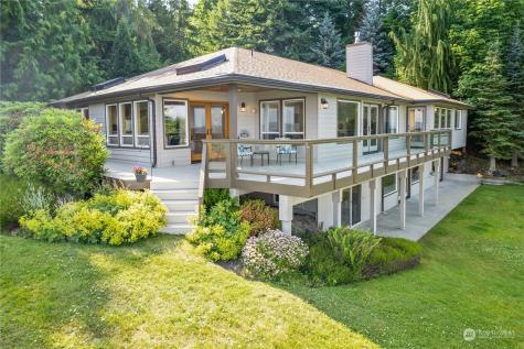 695 Hawthorne Lane Camano Island WA 98282