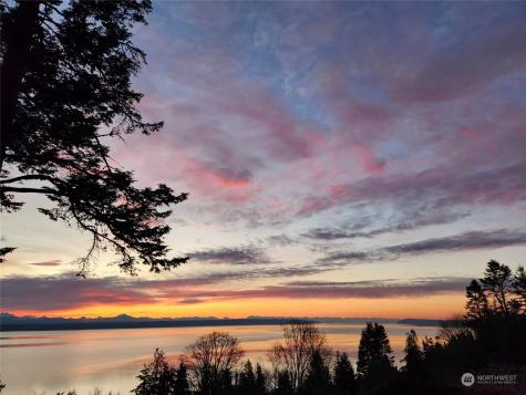 695 Hawthorne Lane Camano Island WA 98282