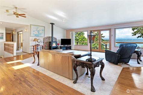 695 Hawthorne Lane Camano Island WA 98282