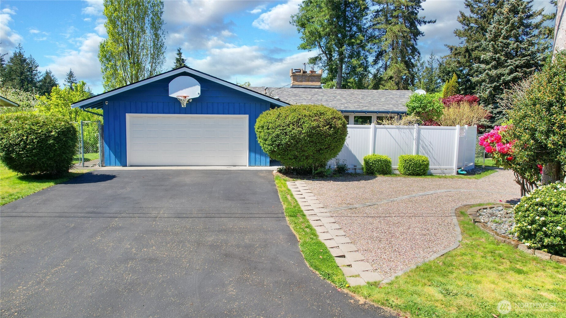 3961 NW Country Lane Bremerton WA 98312