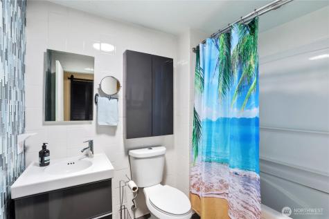 3961 NW Country Lane Bremerton WA 98312