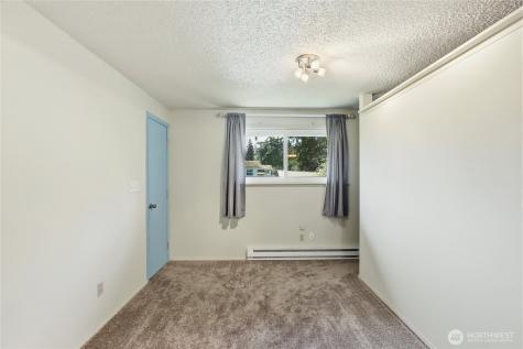 3961 NW Country Lane Bremerton WA 98312