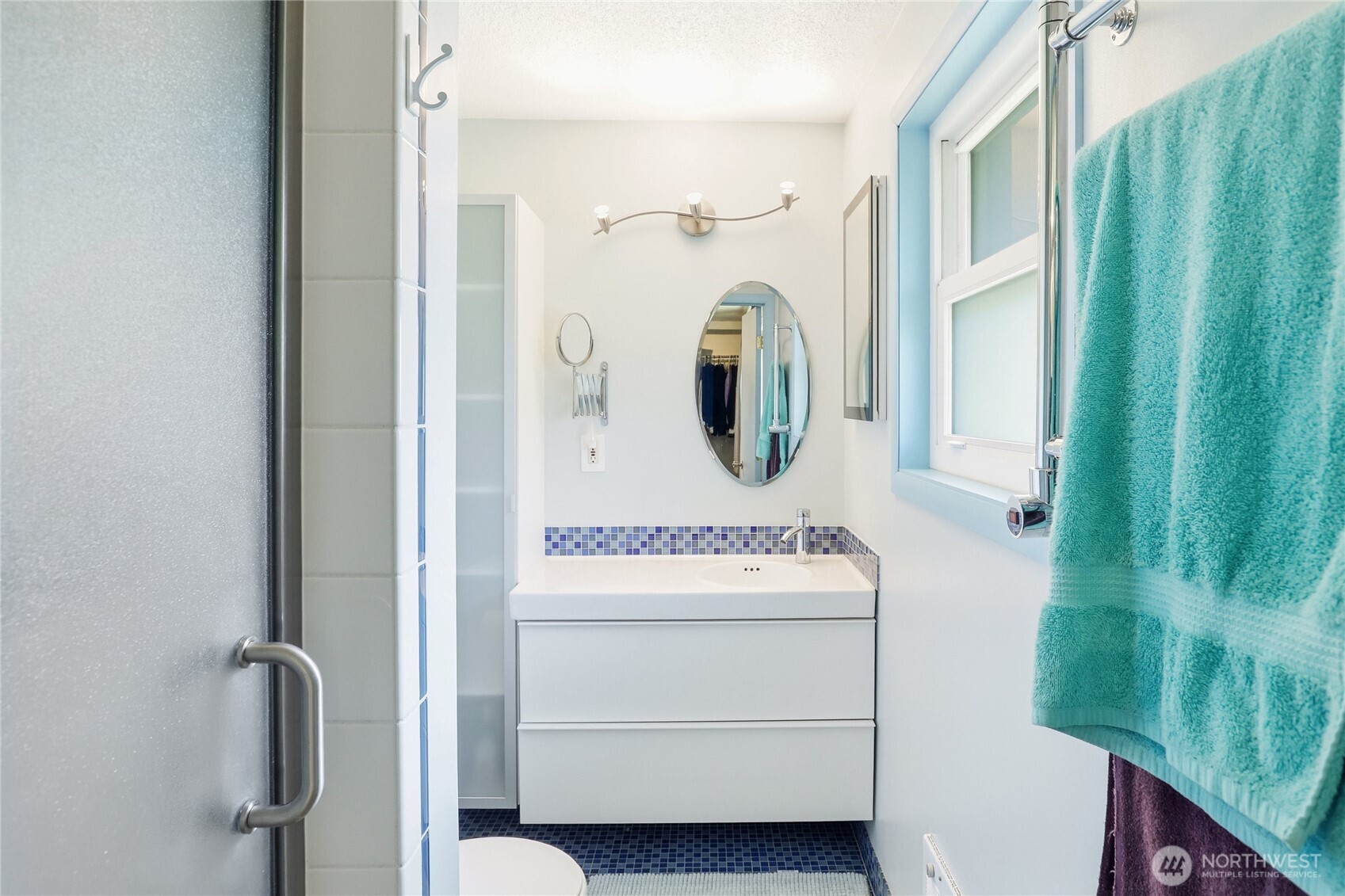 3961 NW Country Lane Bremerton WA 98312