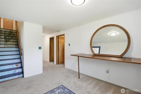 3961 NW Country Lane Bremerton WA 98312
