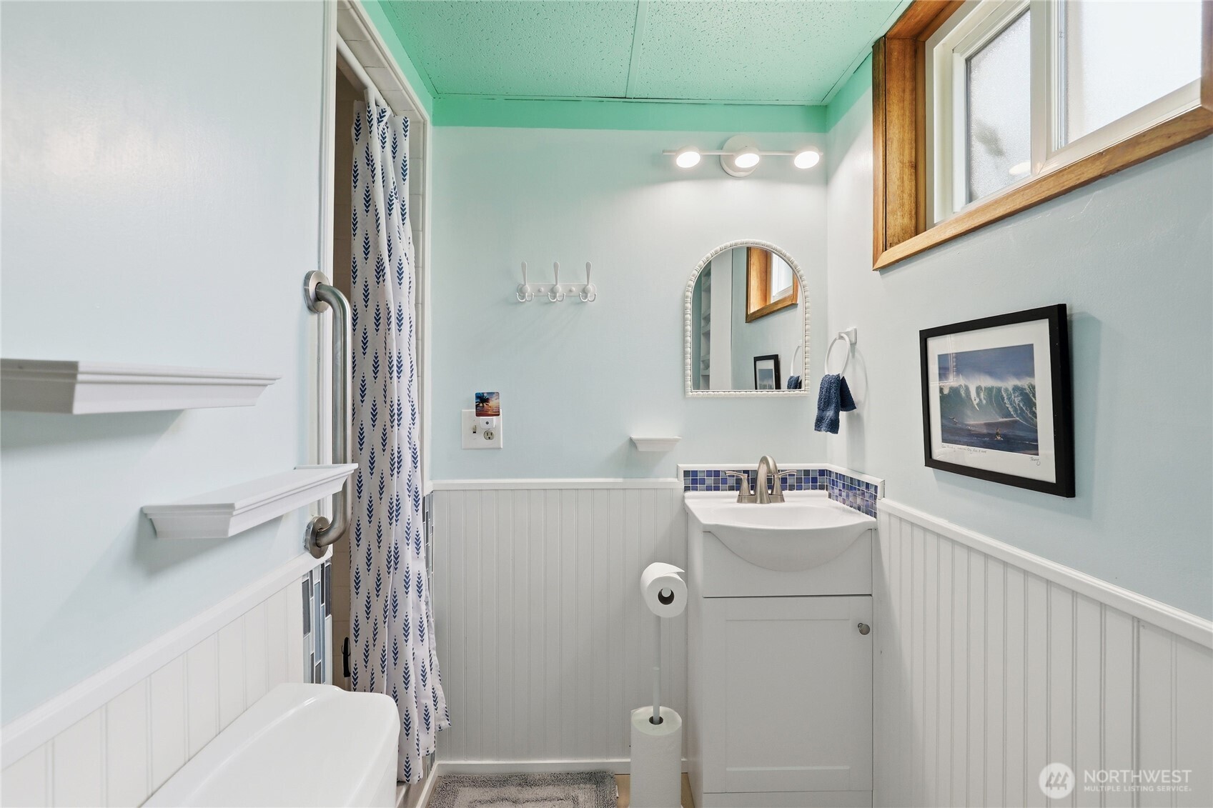3961 NW Country Lane Bremerton WA 98312