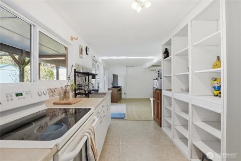 3961 NW Country Lane Bremerton WA 98312