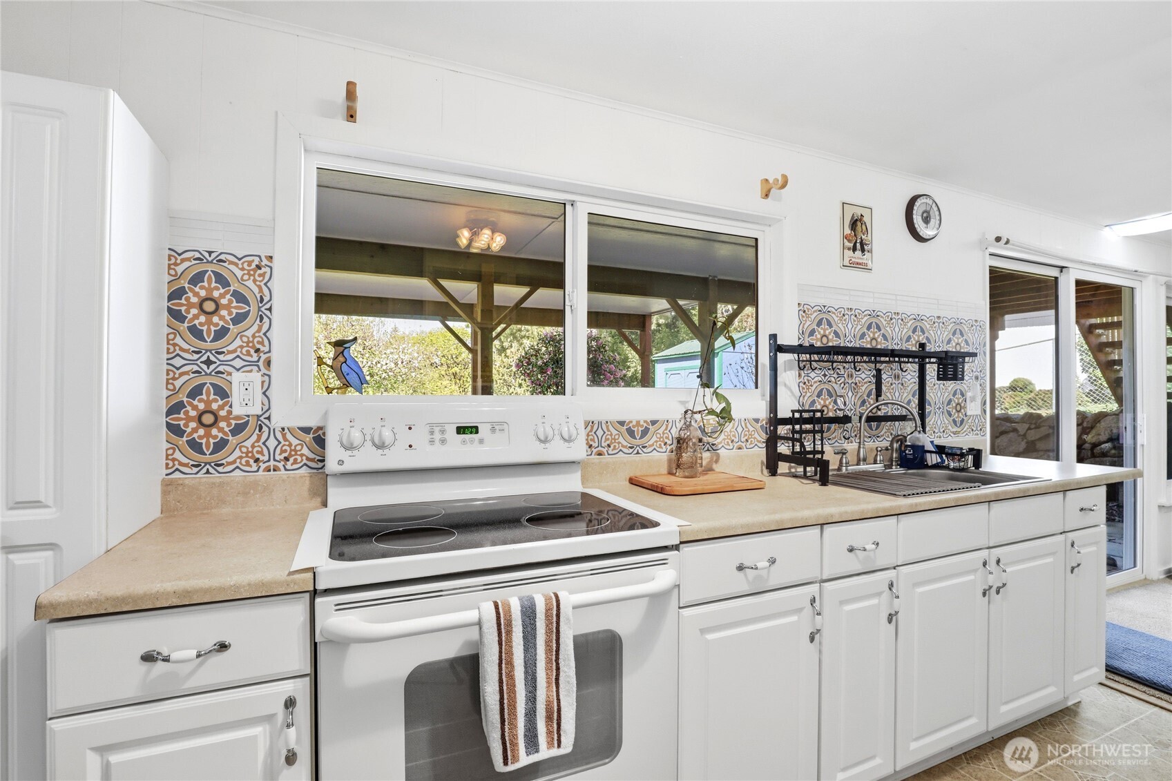 3961 NW Country Lane Bremerton WA 98312