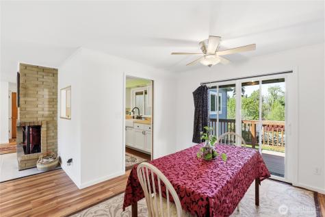 3961 NW Country Lane Bremerton WA 98312