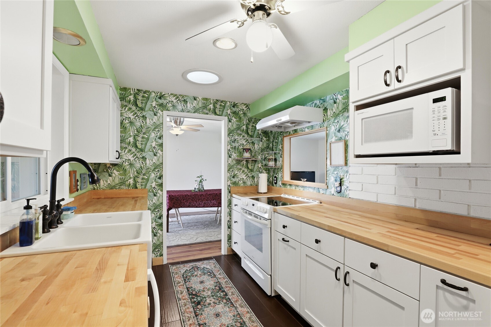 3961 NW Country Lane Bremerton WA 98312