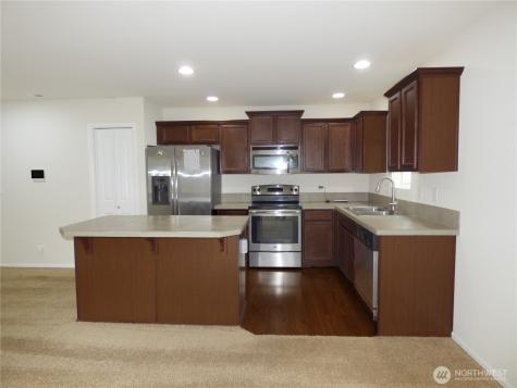 2720 13th Avenue NW Puyallup WA 98371