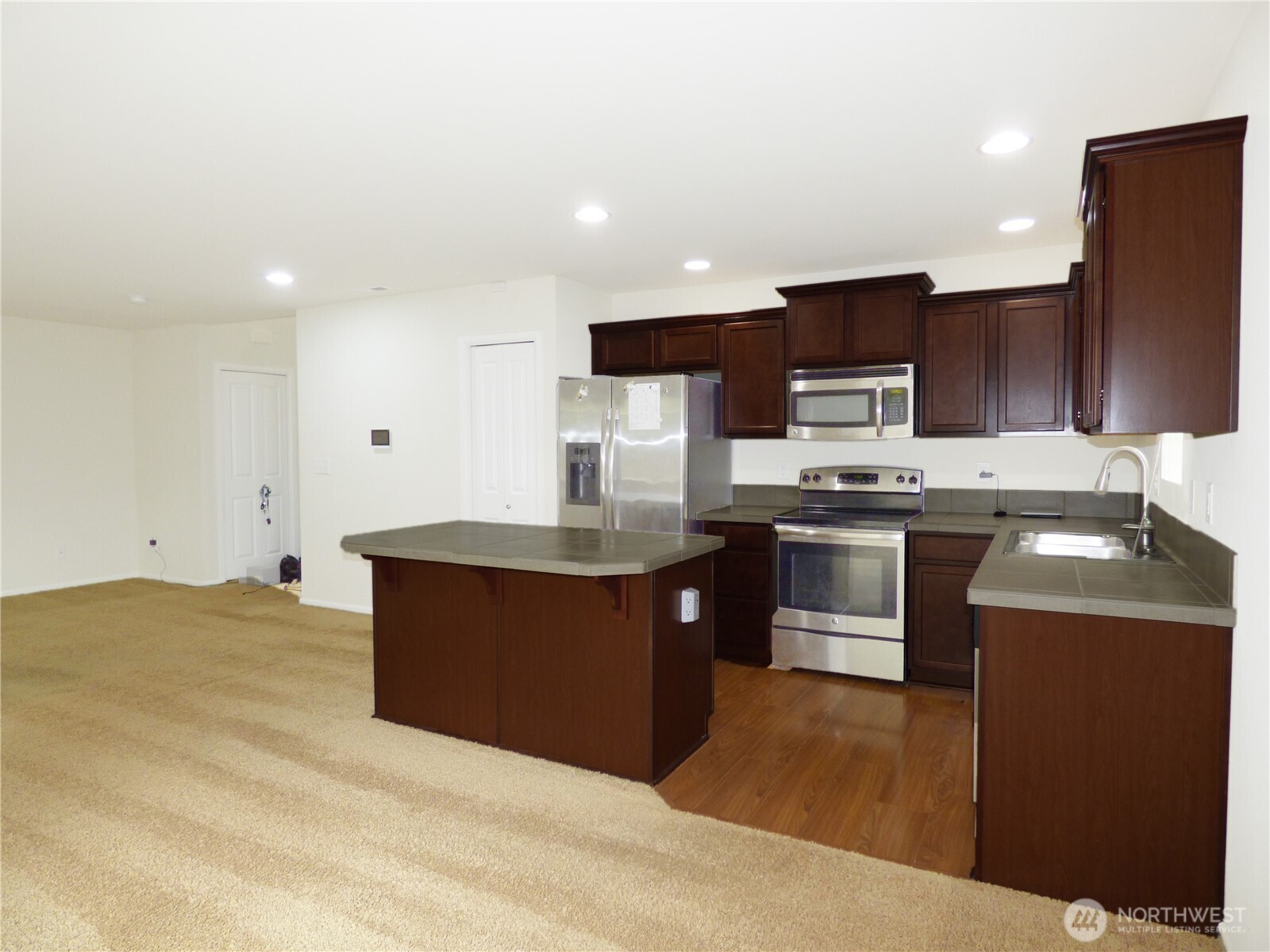 2720 13th Avenue NW Puyallup WA 98371