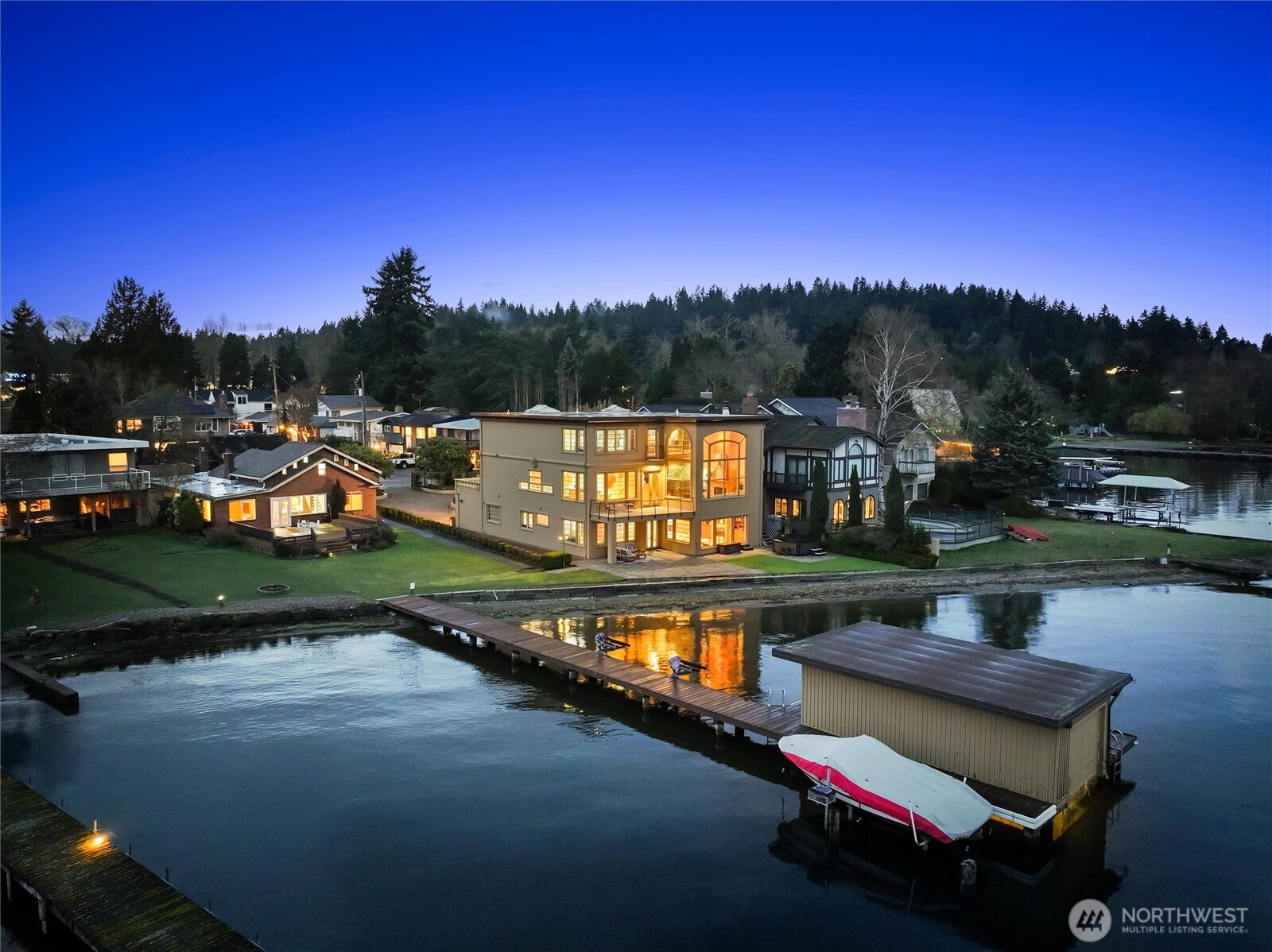 4701 NE Shore Place Lake Forest Park WA 98155