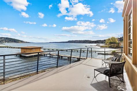 4701 NE Shore Place Lake Forest Park WA 98155
