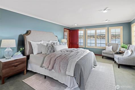4701 NE Shore Place Lake Forest Park WA 98155