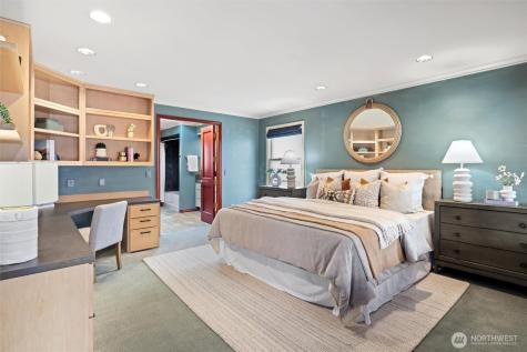 4701 NE Shore Place Lake Forest Park WA 98155