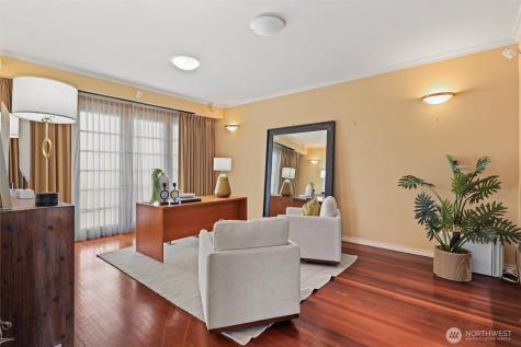 4701 NE Shore Place Lake Forest Park WA 98155