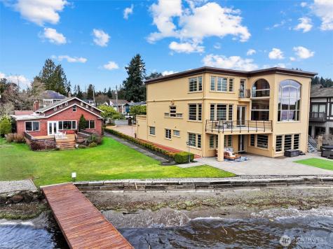4701 NE Shore Place Lake Forest Park WA 98155