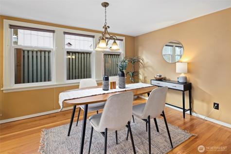 4701 NE Shore Place Lake Forest Park WA 98155