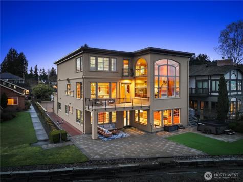 4701 NE Shore Place Lake Forest Park WA 98155