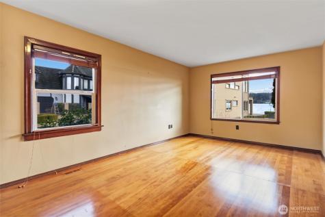 4701 NE Shore Place Lake Forest Park WA 98155