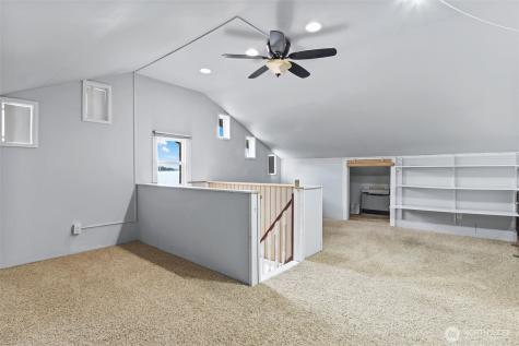 4701 NE Shore Place Lake Forest Park WA 98155