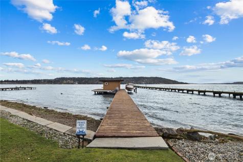 4701 NE Shore Place Lake Forest Park WA 98155