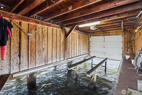 4701 NE Shore Place Lake Forest Park WA 98155