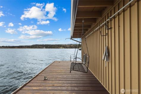 4701 NE Shore Place Lake Forest Park WA 98155