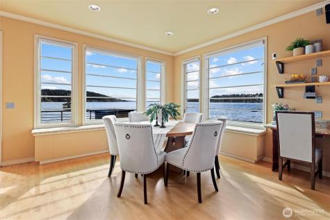 4701 NE Shore Place Lake Forest Park WA 98155