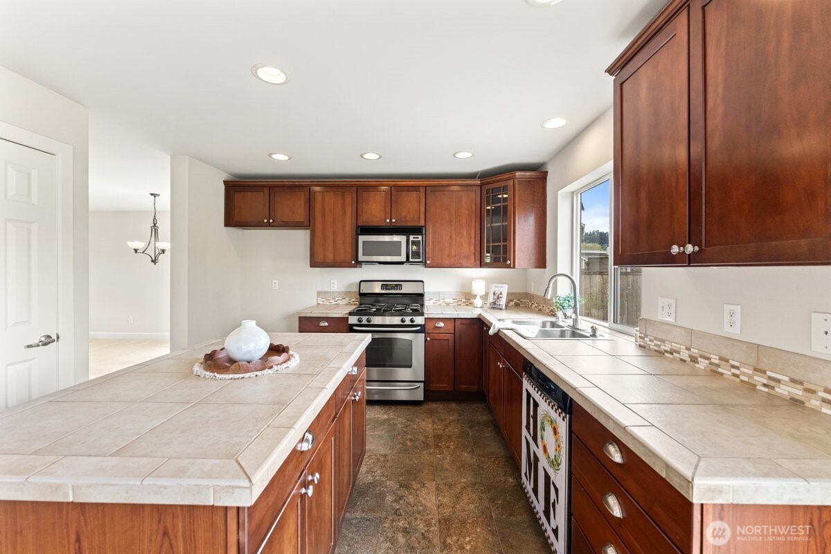 209 Burr Street NE Orting WA 98360