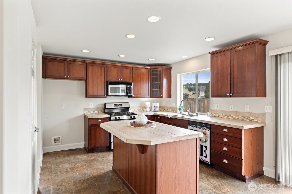 209 Burr Street NE Orting WA 98360