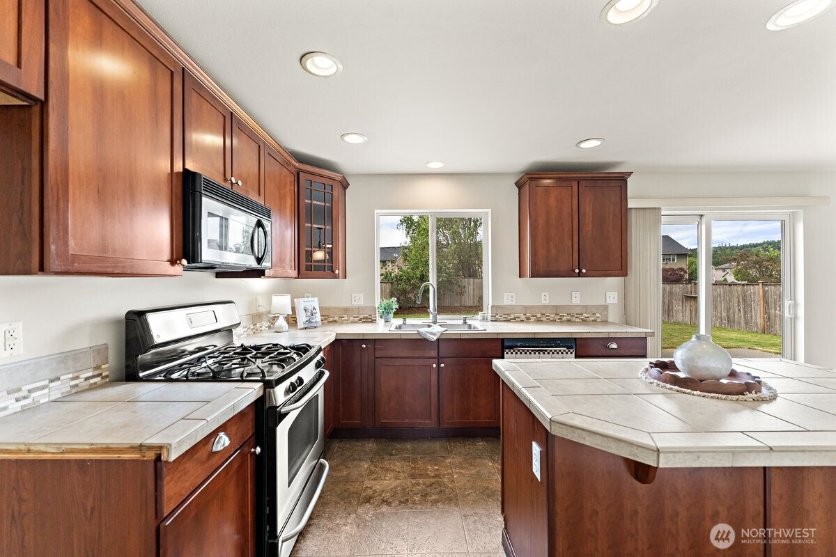 209 Burr Street NE Orting WA 98360