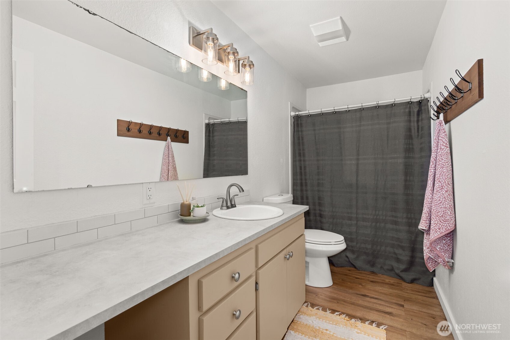 708 NE Eaton Court Castle Rock WA 98611