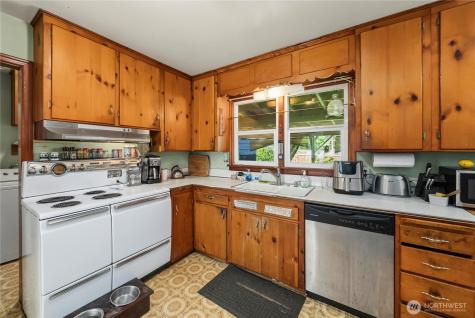 8446 E B Street Tacoma WA 98445