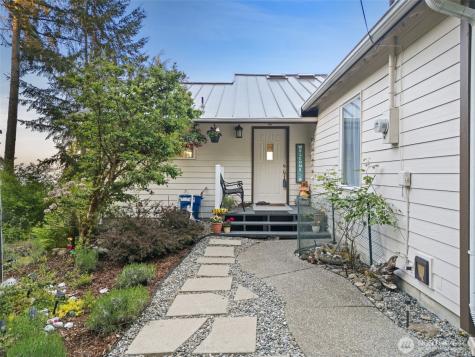 31698 Sunrise Beach Court NE Kingston WA 98346