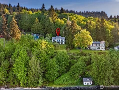 31698 Sunrise Beach Court NE Kingston WA 98346