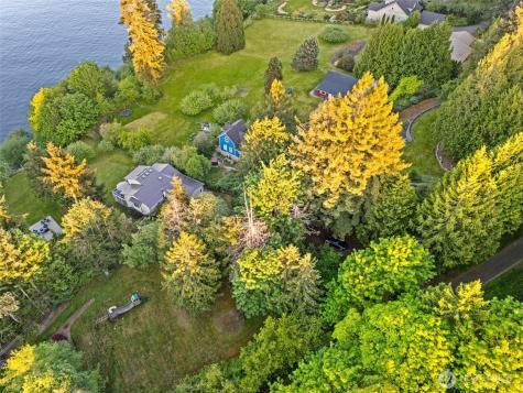 31698 Sunrise Beach Court NE Kingston WA 98346