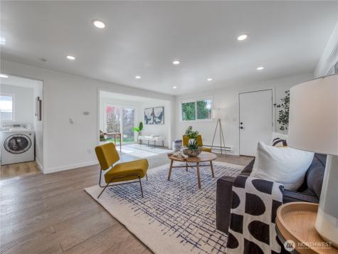 18 232nd Place SW Bothell WA 98021