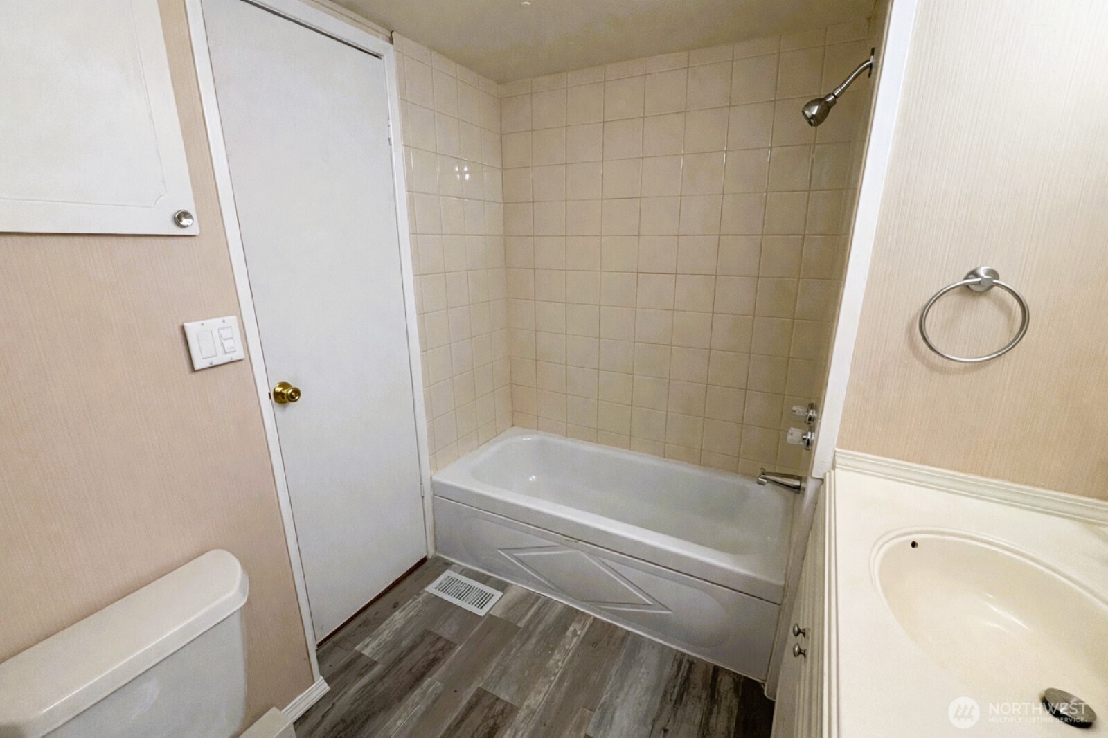 24222 54th Avenue W Mountlake Terrace WA 98043