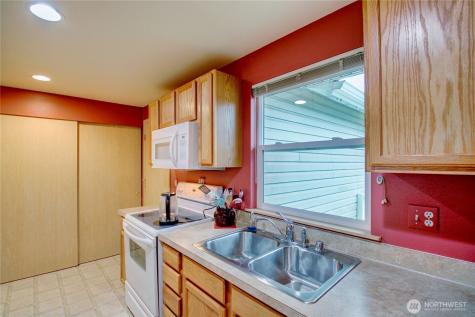 821 Park Cottage Place Sedro Woolley WA 98284