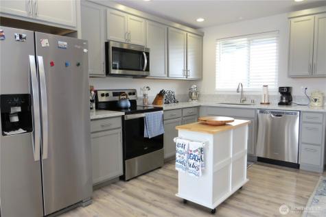 1188 Greenview Avenue SW Ocean Shores WA 98569