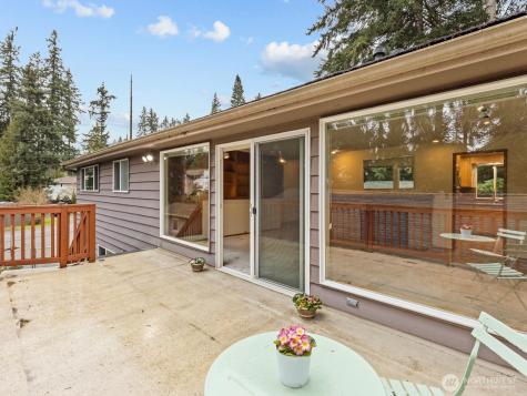 23406 94th Avenue W Edmonds WA 98020