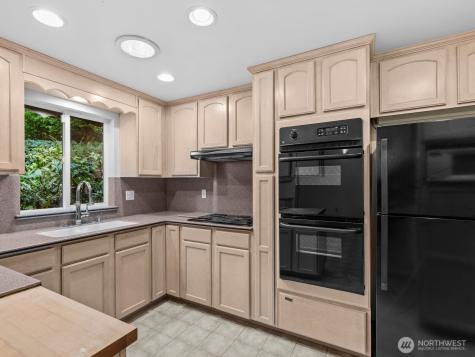 23406 94th Avenue W Edmonds WA 98020