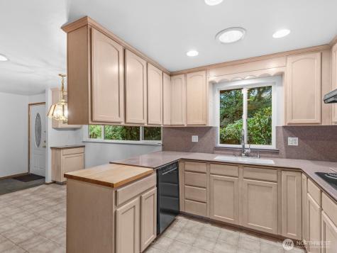 23406 94th Avenue W Edmonds WA 98020
