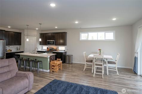 3843 SW Sylvia Court Port Orchard WA 98367