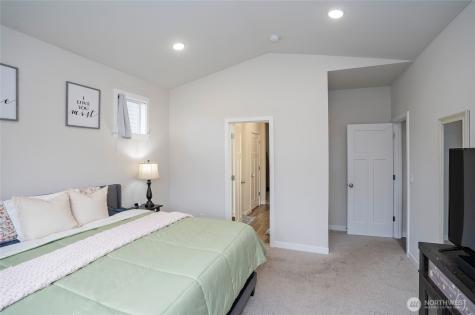 3843 SW Sylvia Court Port Orchard WA 98367