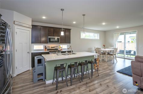 3843 SW Sylvia Court Port Orchard WA 98367