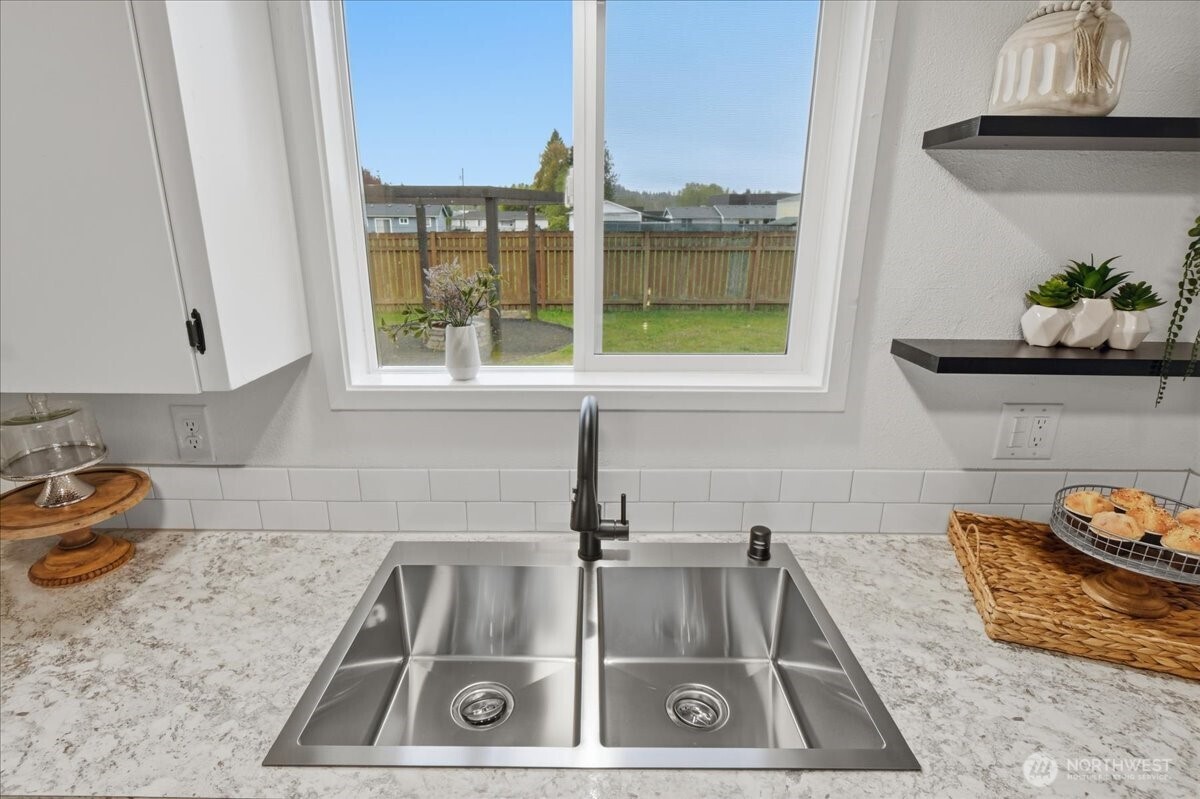 132 Green Acres Drive Castle Rock WA 98611