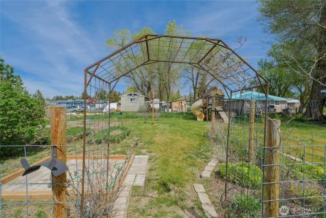 316 S Columbia Avenue Waterville WA 98858